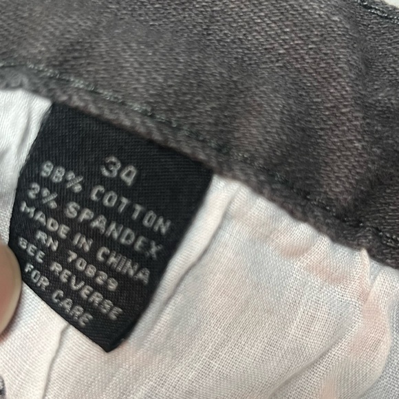 Carbon gray denim cut off shorts. Size 34 - Picture 4 of 4